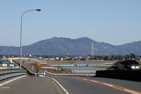 国道50号バイパス(中館)より望む加波山 [2009年3月15日 撮影]
