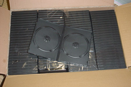 DVDケース100個 [2009年6月19日撮影]