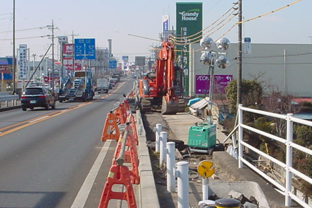 国道50号 真岡線陸橋付近の歩道 [2010年2月9日撮影]