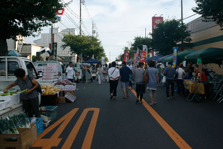 軽トラ市 [2012年9月1日撮影]