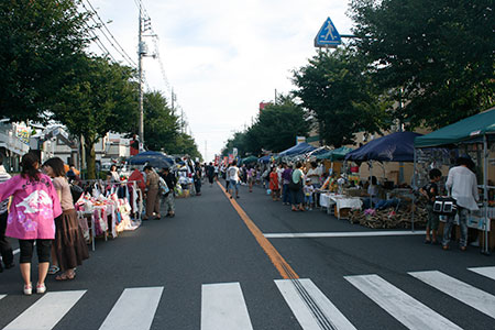 軽トラ市 [2012年9月1日撮影]