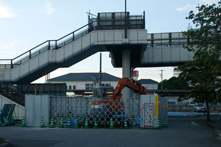 下館駅南の歩道橋の下 [2012年9月1日撮影]