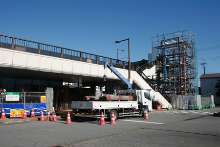 下館駅前のエレベーター工事 [2012年11月21日撮影]