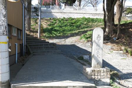 羽黒神社東参道 [2013年3月12日撮影]