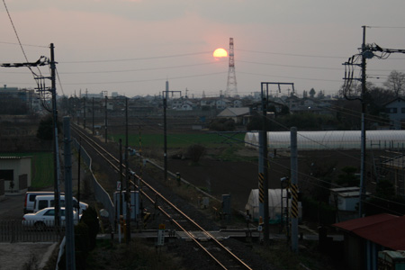 下館跨線橋からの夕日 [2013年3月17日撮影]