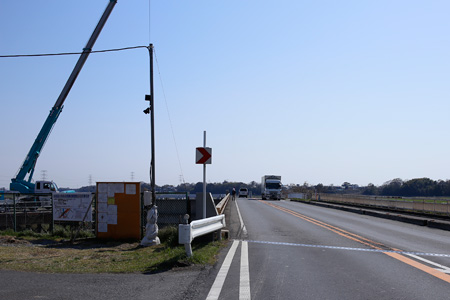 国道294号の大谷川に架かる春日大橋の工事 [2014年4月7日撮影]