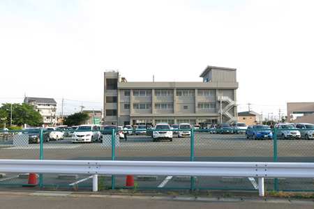 筑西市民会館跡の駐車場 [2014年5月23日撮影]