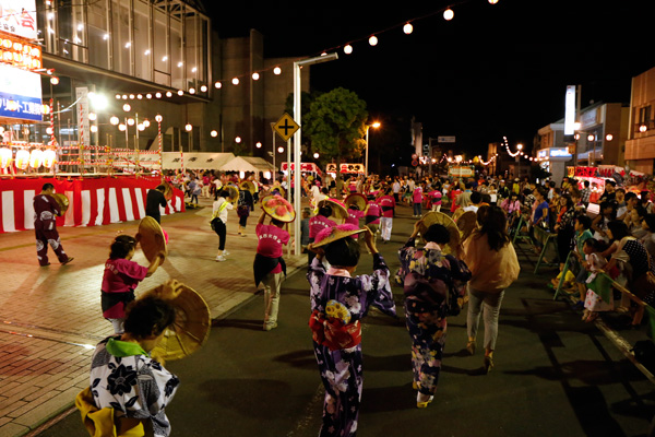 少しさびしい、しもだて盆踊り大会 [2014年8月17日撮影]