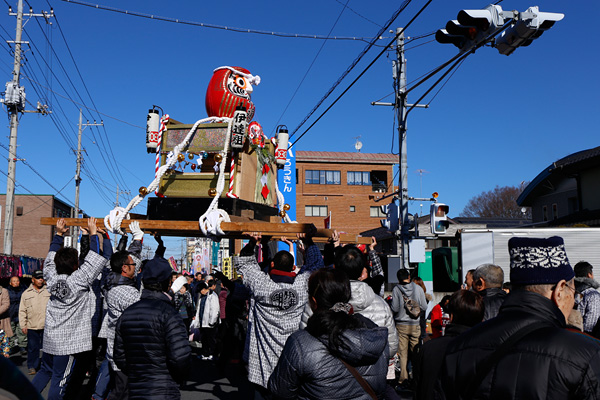 大町だるま市のだるま神輿 [2015年1月12日撮影]