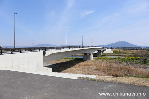 筑西幹線道路の小貝川にかかる筑西大橋 [2016年3月31日撮影]