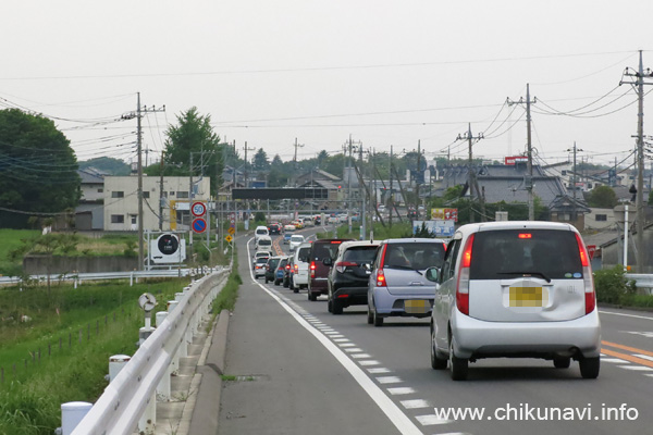 国道50号下館跨線橋周辺 西行き [2016年5月1日16時4分撮影]