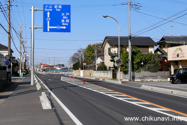 県道304号の案内 [2020年11月12日撮影]