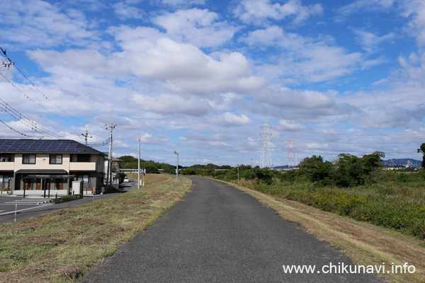 小貝川西側(右岸)堤防 [2022年10月14日撮影]