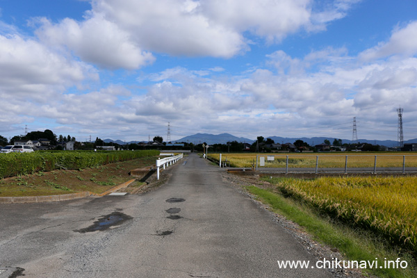 消防署から小貝川堤防までの道 [2022年10月14日撮影]