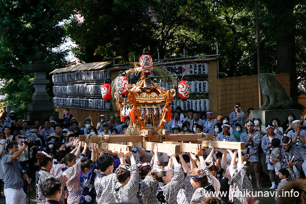 下館祇園まつり 玉依会の皆さんが担ぐ姫神輿 [2023年7月30日撮影]