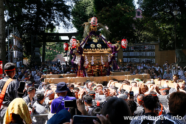 下館祇園まつり お宮入りでの明治神輿 [2023年7月30日撮影]