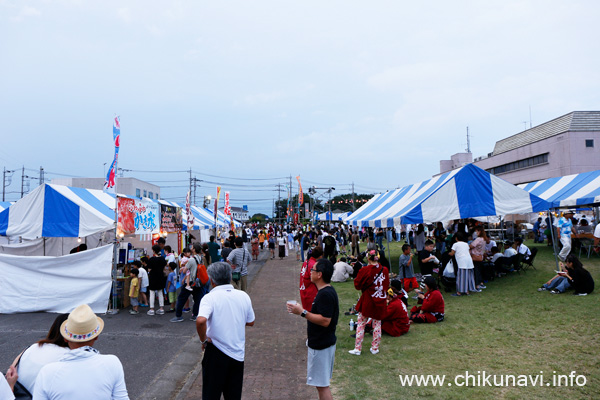 人で賑わう関城の祭典 どすこいペア [2023年8月20日撮影]