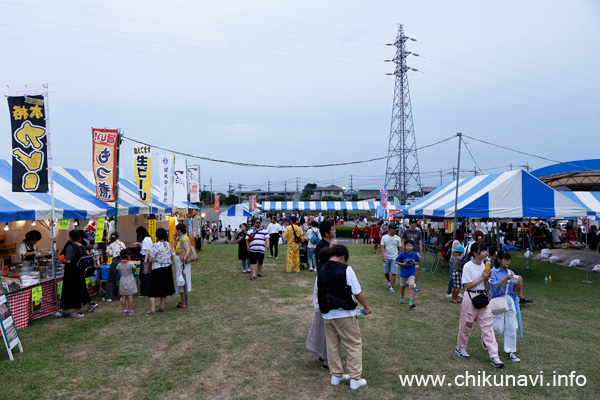 人で賑わう関城の祭典 どすこいペア [2023年8月20日撮影]