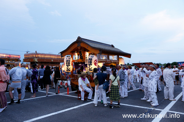 関城の祭典 どすこいペア 開始時刻を待つ山車 [2023年8月20日撮影]