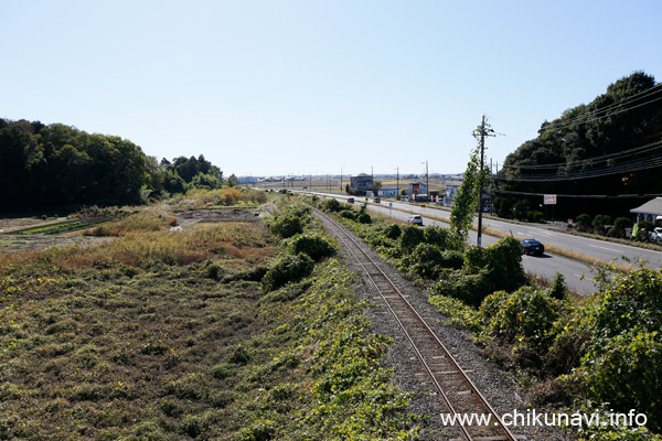 口戸歩道橋からの真岡線 [2023年11月19日撮影]