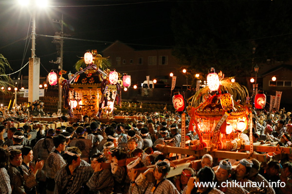 下館祇園まつり 御仮屋前でどっこいする平成神輿と姫神輿           [2025年7月25日撮影]