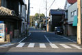 金井町交差点より金井町通りを望む。