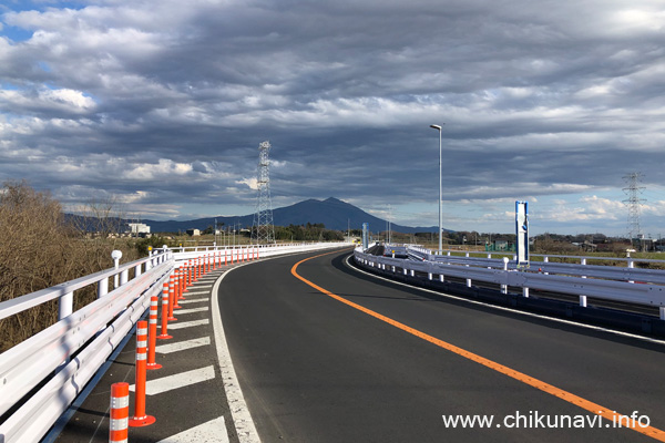 仮設の養蚕橋