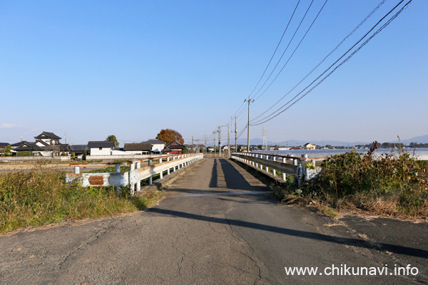 筑瀬橋 (奥が東)