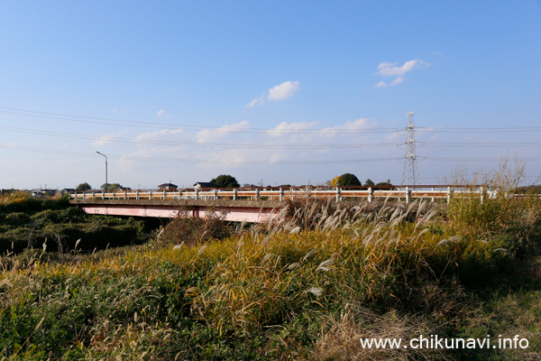 石塔橋 (奥が北西)