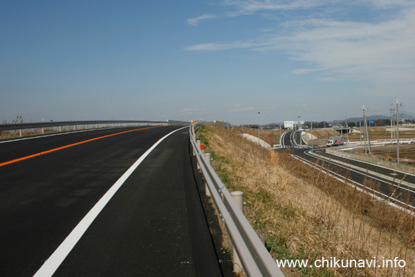 灰塚跨道橋 (奥が水戸方面)