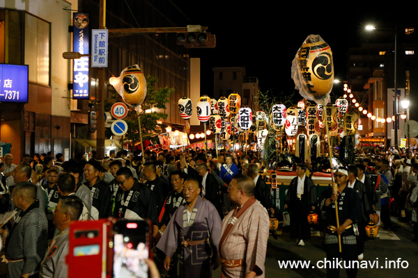 下館祇園まつり 神輿を先導する高張提灯 [2025年7月26日撮影]