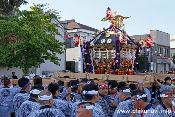 下館祇園まつり 日専連しもだて前を渡御する明治神輿 [2025年7月27日撮影]